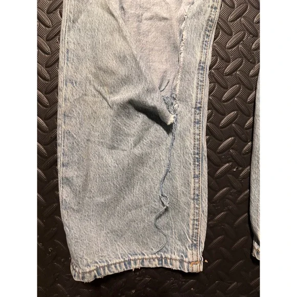 Aeropostale 90s Baggy High Waisted Distressed Light Wash Jeans Size 2 Reg - Picture 9 of 9